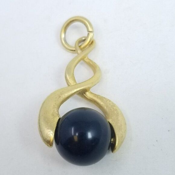 Vintage Black Bead and Matte Gold Tone Spiral Pendant, 80s 90s Style, Estate - Picture 2 of 5
